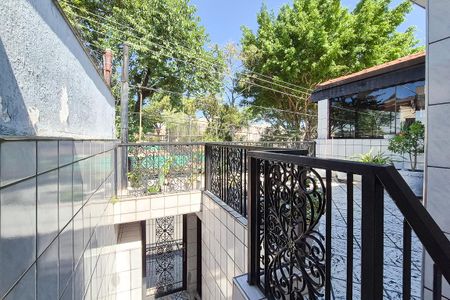 Casa à venda com 250m², 3 quartos e 2 vagasCorredor