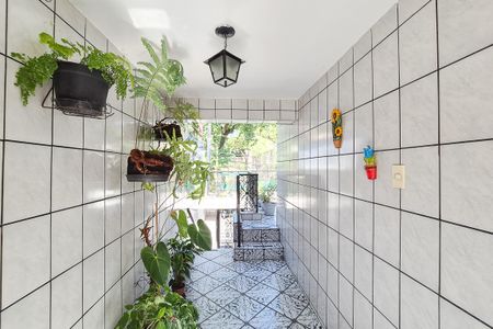Casa à venda com 250m², 3 quartos e 2 vagasCorredor