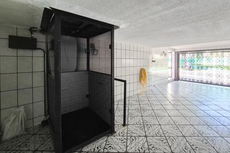 Casa à venda com 250m², 3 quartos e 2 vagasGaragem - elevador
