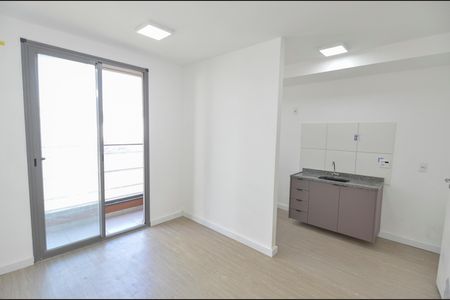 Sala de apartamento para alugar com 2 quartos, 43m² em Santo Cristo, Rio de Janeiro