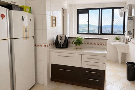 Apartamento para alugar com 125m², 3 quartos e 2 vagasCozinha