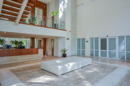 Apartamento à venda com 223m², 4 quartos e 4 vagasHall social