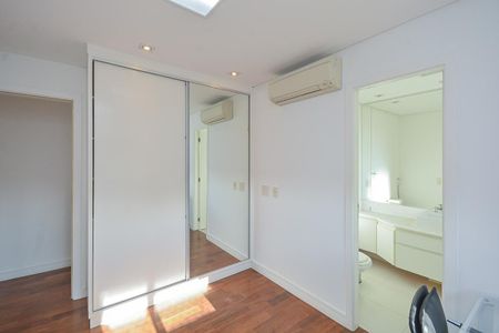 Apartamento à venda com 223m², 4 quartos e 4 vagasSuite 1