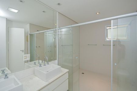 Apartamento à venda com 223m², 4 quartos e 4 vagasBanheiro da Suíte 3