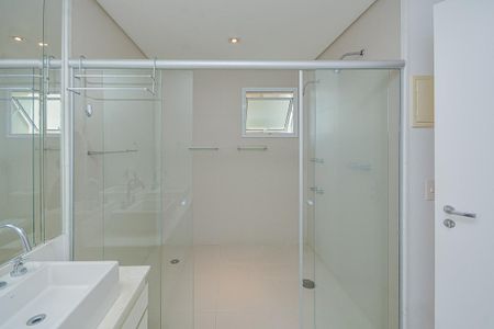 Apartamento à venda com 223m², 4 quartos e 4 vagasBanheiro da Suíte 3