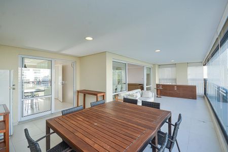 Apartamento à venda com 223m², 4 quartos e 4 vagasVaranda gourmet
