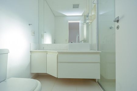 Apartamento à venda com 223m², 4 quartos e 4 vagasBanheiro da Suíte 1