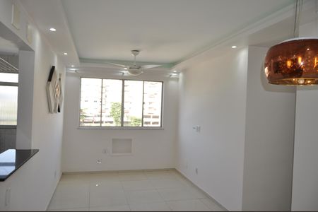 Apartamento para alugar com 2 quartos, 45m² em Tomás Coelho, Rio de Janeiro