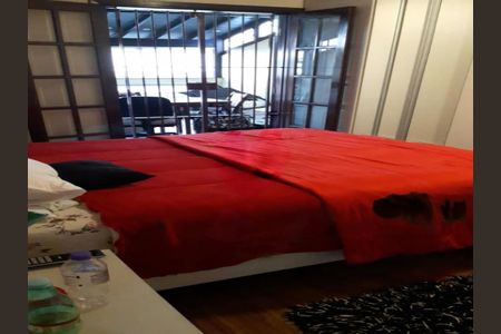 Casa à venda com 3 quartos, 209m² em Vila Dalva, São Paulo