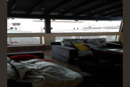 Casa à venda com 3 quartos, 209m² em Vila Dalva, São Paulo