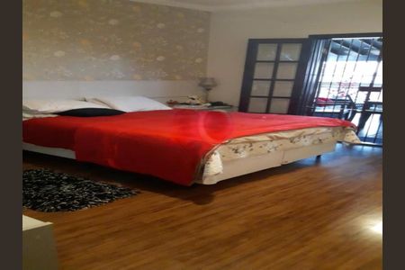 Casa à venda com 3 quartos, 209m² em Vila Dalva, São Paulo