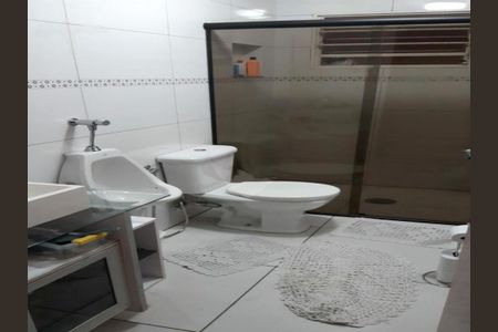 Casa à venda com 3 quartos, 209m² em Vila Dalva, São Paulo