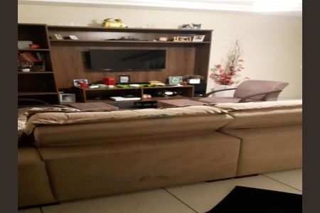 Casa à venda com 3 quartos, 209m² em Vila Dalva, São Paulo