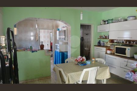 Casa à venda com 5 quartos, 240m² em Jardim Piracuama, São Paulo