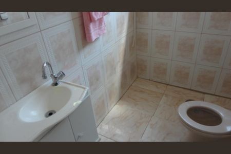 Casa à venda com 5 quartos, 240m² em Jardim Piracuama, São Paulo