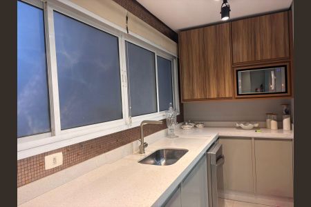 Apartamento à venda com 109m², 3 quartos e 2 vagas Apartamento à venda com 109m², 3 quartos e 2 vagasCozinha