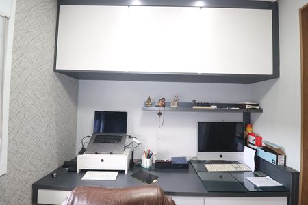 Apartamento à venda com 76m², 3 quartos e 2 vagasQuarto 3