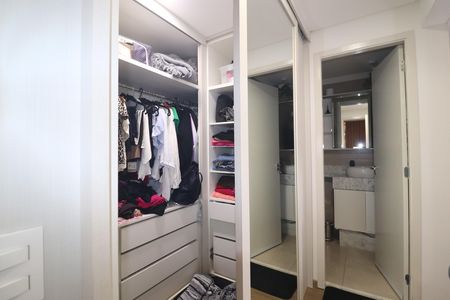 Apartamento à venda com 76m², 3 quartos e 2 vagasCloset Quarto 1 suíte