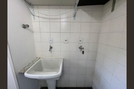 Apartamento à venda com 65m², 3 quartos e 1 vagaÁrea de Serviço