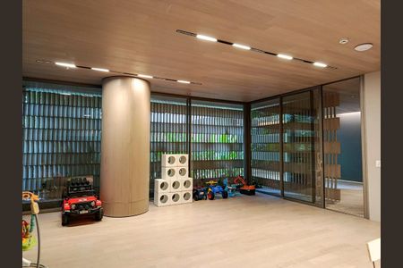 Apartamento à venda com 232m², 3 quartos e 3 vagas Apartamento à venda com 232m², 3 quartos e 3 vagasÁrea Comum - Brinquedoteca