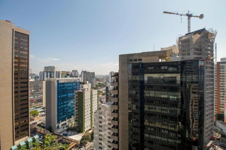 Apartamento à venda com 232m², 3 quartos e 3 vagas Apartamento à venda com 232m², 3 quartos e 3 vagasVista da Suíte 2