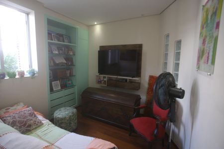 Apartamento à venda com 3 quartos, 100m² em Grajaú, Belo Horizonte