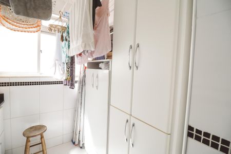 Apartamento à venda com 76m², 2 quartos e 1 vagaÁrea de Serviço