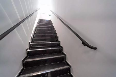 Apartamento para alugar com 31m², 2 quartos e sem vagaescada