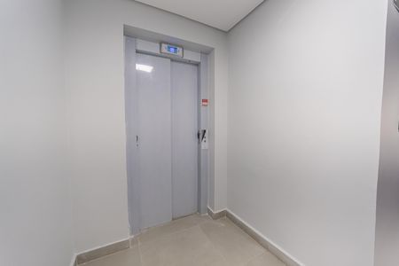 Apartamento à venda com 32m², 2 quartos e sem vagaÁrea comum