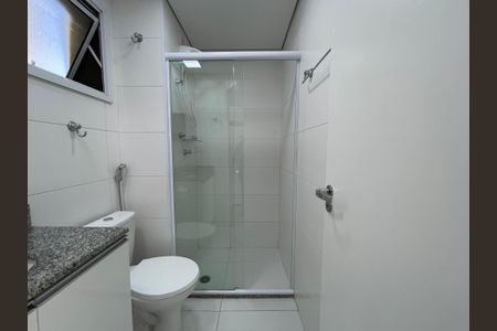 Banheiro de kitnet/studio para alugar com 1 quarto, 25m² em Butantã, São Paulo