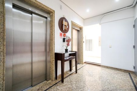 Apartamento para alugar com 60m², 2 quartos e 1 vagaHall dos elevadores