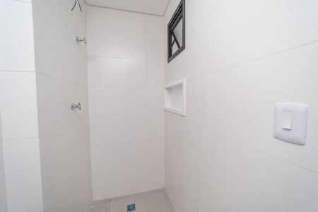 Apartamento à venda com 34m², 2 quartos e sem vaga Apartamento à venda com 34m², 2 quartos e sem vagaBanheiro