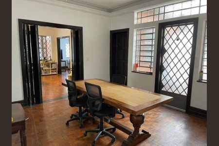 Casa à venda com 4 quartos, 350m² em Pacaembu, São Paulo