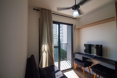 Sala  de kitnet/studio para alugar com 1 quarto, 27m² em Campo Belo, São Paulo