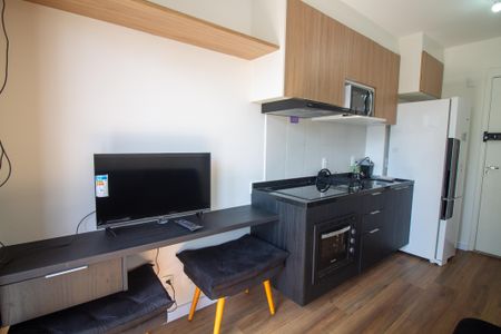 Sala  de kitnet/studio para alugar com 1 quarto, 27m² em Campo Belo, São Paulo