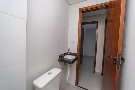 Apartamento à venda com 35m², 2 quartos e sem vaga Apartamento à venda com 35m², 2 quartos e sem vagaBanheiro