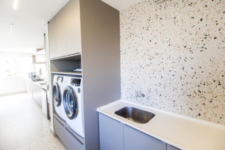 Apartamento à venda com 201m², 3 quartos e 3 vagas Apartamento à venda com 201m², 3 quartos e 3 vagasÁrea de Serviço