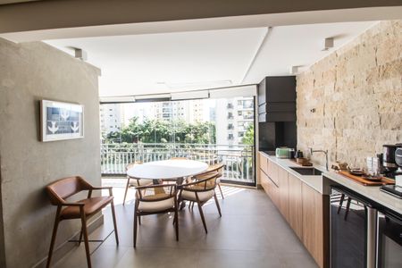 Apartamento à venda com 201m², 3 quartos e 3 vagas Apartamento à venda com 201m², 3 quartos e 3 vagasSala