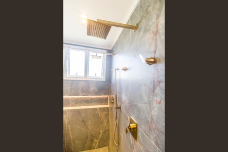 Apartamento à venda com 201m², 3 quartos e 3 vagas Apartamento à venda com 201m², 3 quartos e 3 vagasBanheiro da Suíte