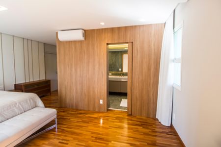 Apartamento à venda com 201m², 3 quartos e 3 vagas Apartamento à venda com 201m², 3 quartos e 3 vagasSuíte master
