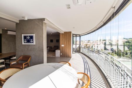Apartamento à venda com 201m², 3 quartos e 3 vagas Apartamento à venda com 201m², 3 quartos e 3 vagasVaranda gourmet