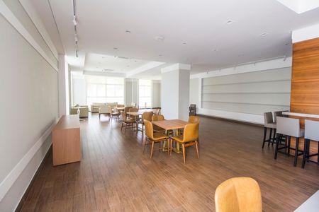 Apartamento à venda com 201m², 3 quartos e 3 vagas Apartamento à venda com 201m², 3 quartos e 3 vagasÁrea comum - Salão de festas
