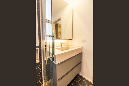 Apartamento à venda com 201m², 3 quartos e 3 vagas Apartamento à venda com 201m², 3 quartos e 3 vagasBanheiro da Suíte