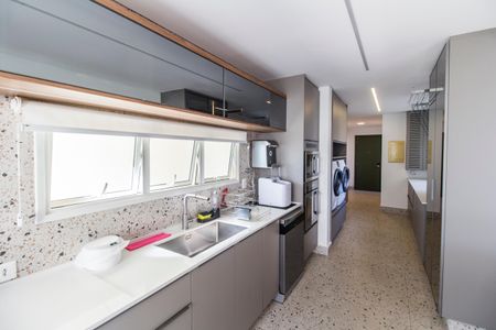 Apartamento à venda com 201m², 3 quartos e 3 vagas Apartamento à venda com 201m², 3 quartos e 3 vagasCozinha