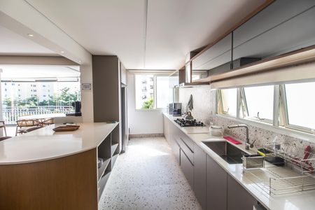 Apartamento à venda com 201m², 3 quartos e 3 vagas Apartamento à venda com 201m², 3 quartos e 3 vagasCozinha