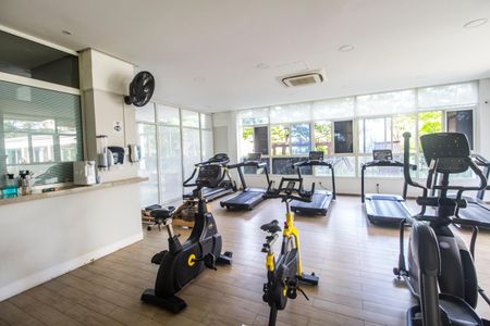 Apartamento à venda com 201m², 3 quartos e 3 vagas Apartamento à venda com 201m², 3 quartos e 3 vagasAcademia