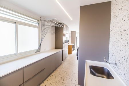 Apartamento à venda com 201m², 3 quartos e 3 vagas Apartamento à venda com 201m², 3 quartos e 3 vagasÁrea de Serviço