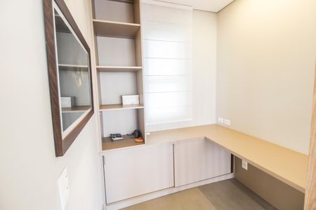 Apartamento à venda com 201m², 3 quartos e 3 vagas Apartamento à venda com 201m², 3 quartos e 3 vagasEscritório