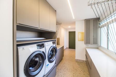 Apartamento à venda com 201m², 3 quartos e 3 vagas Apartamento à venda com 201m², 3 quartos e 3 vagasÁrea de Serviço