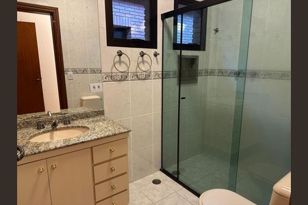 Apartamento para alugar com 275m², 3 quartos e 4 vagasBanheiro da Suíte 2